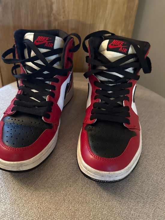 Jordan Shoes - Jordan Kids/women’s size 6.5 High-Top Sneakers in Black, Red & White